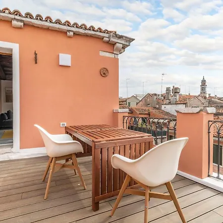 Lilia's Loft Апартаменты