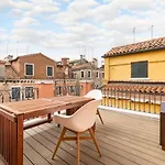 Lilia's Loft *
